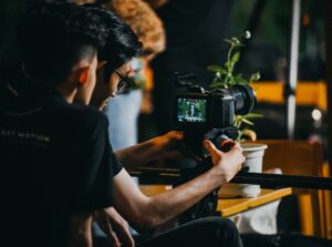Read more about the article Cho Thuê Dịch Vụ Quay Phim Giới Thiệu Doanh Nghiệp Ở Nghệ An – Giải Pháp Đưa Thương Hiệu Vươn Xa
