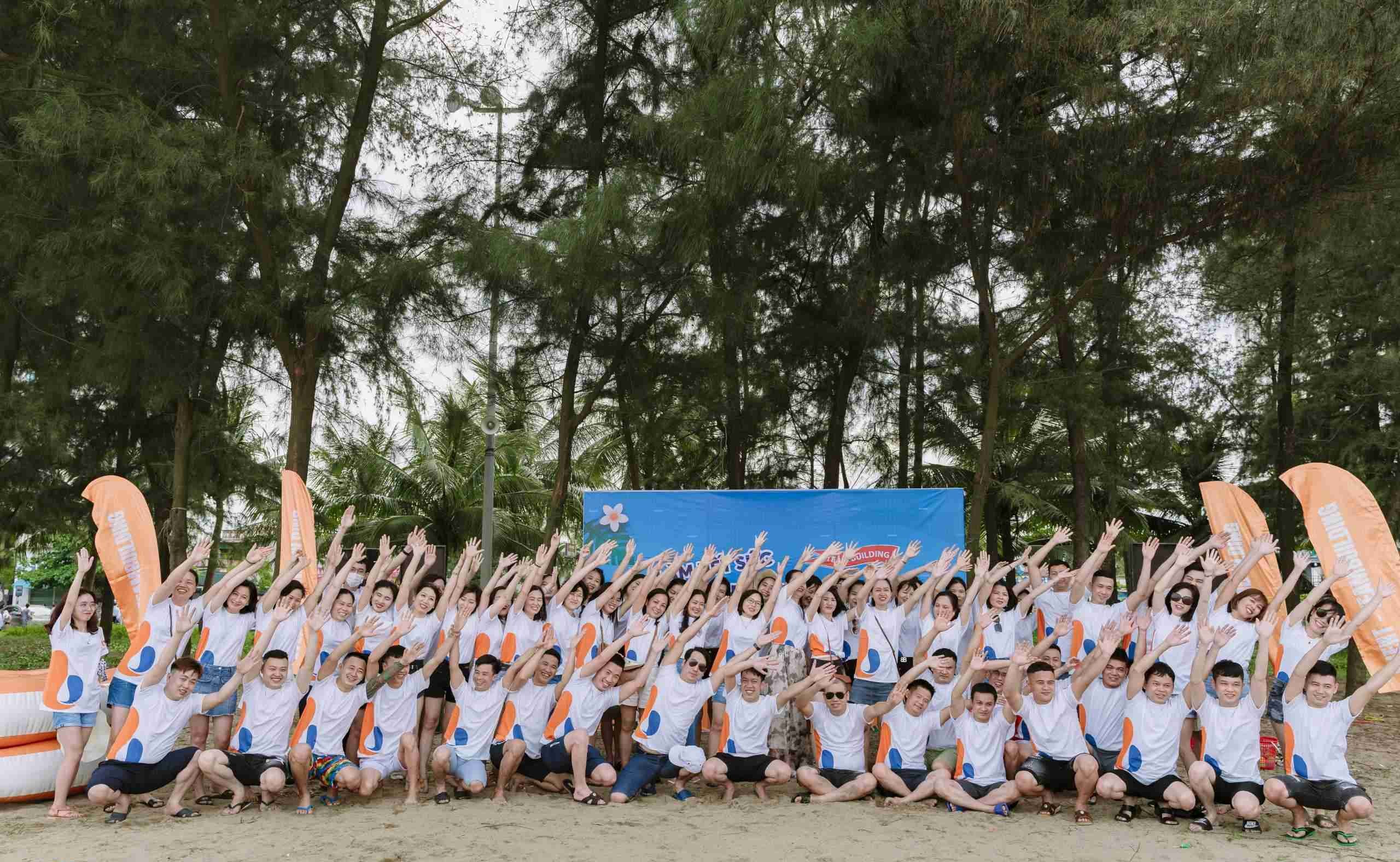 Read more about the article Cho thuê dịch vụ chụp ảnh team building cho công ty, tổ chức ở Hòa Bình