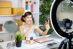 Read more about the article Cho thuê dịch vụ quay video livestream bán hàng ở Thanh Hóa – Giải pháp tối ưu giúp tăng doanh thu online