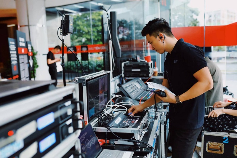 You are currently viewing Thuê âm thanh ánh sáng có kỹ thuật viên đi kèm tại Khánh Hòa 79 không?