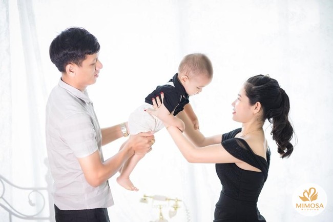 You are currently viewing Dịch Vụ Chụp Ảnh Nghệ Thuật, Ngoại Cảnh Cho Gia Đình Và Bé Yêu Tại Quảng Nam – Những Khoảnh Khắc Đáng Nhớ