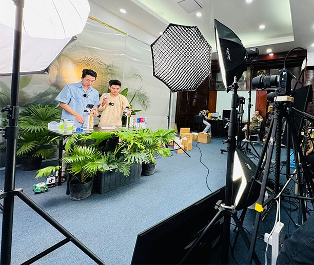 Read more about the article Cho thuê dịch vụ quay video livestream bán hàng ở Ninh Thuận – Giải pháp bán hàng thời đại số