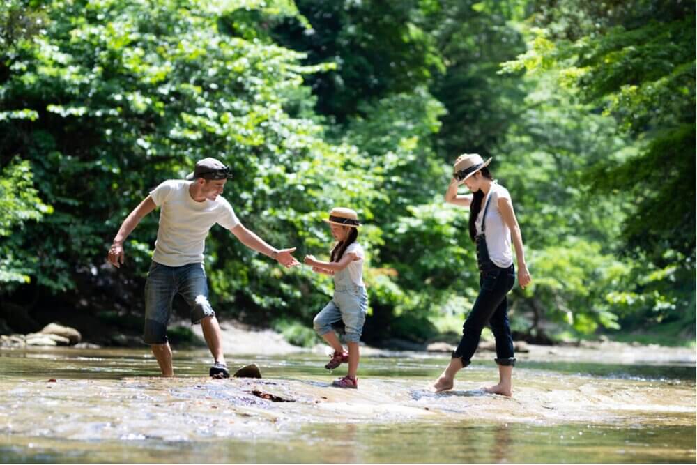 Read more about the article Dịch Vụ Cho Thuê Chụp Ảnh Nghệ Thuật, Ngoại Cảnh Cho Gia Đình Và Bé Yêu Ở Phú Thọ