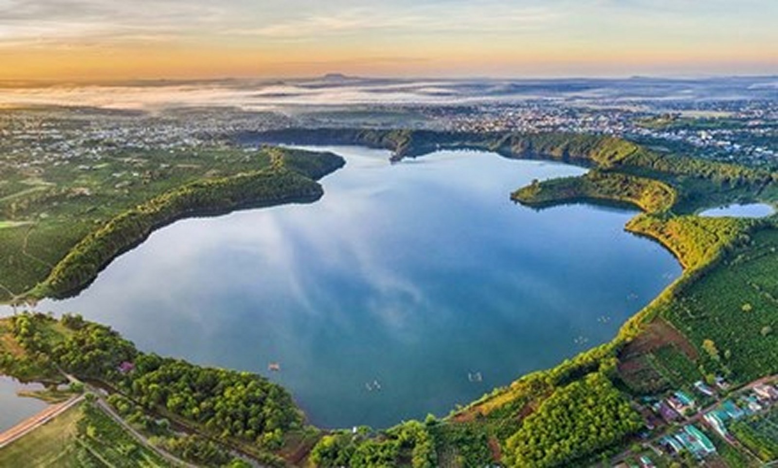 Read more about the article Dịch vụ quay phim sự kiện, hội nghị, khai trương tại Gia Lai – Chuyên nghiệp, Uy tín, Giá tốt