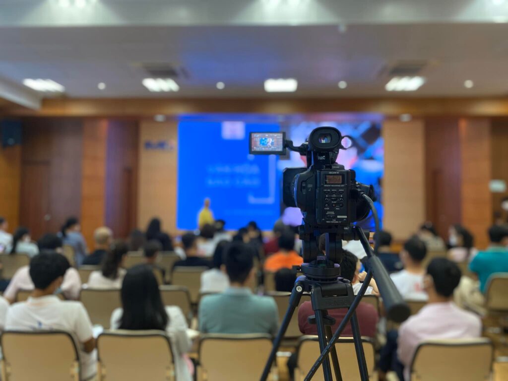 Read more about the article Dịch Vụ Quay Phim Sự Kiện Tại Hà Nội