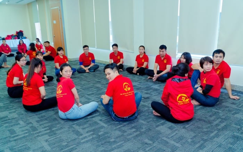 You are currently viewing Team Building Là Gì? Lợi Ích & Các Hình Thức Tổ Chức Phổ Biến Năm 2025 Tại Khánh Hòa