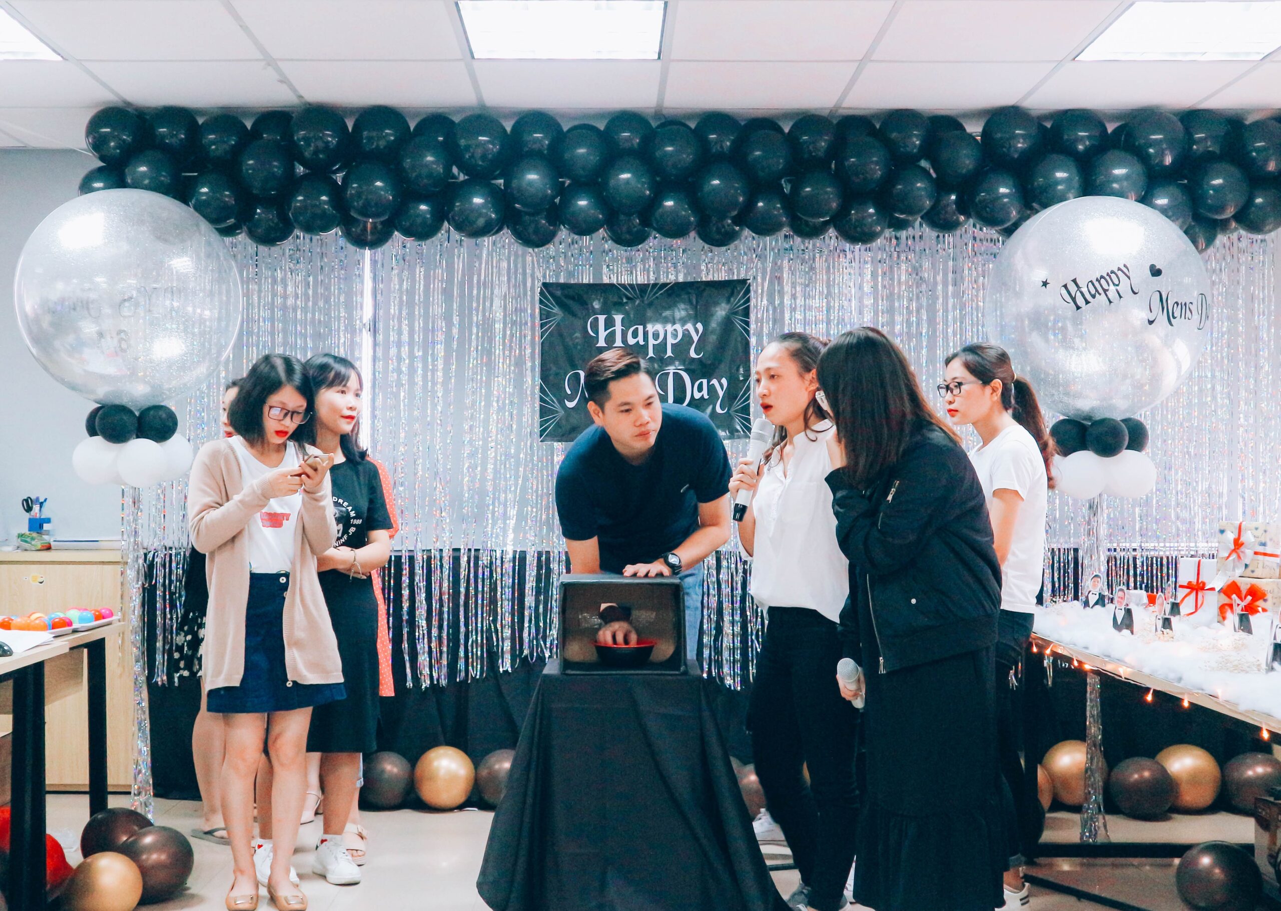 You are currently viewing Team Building Là Gì? Lợi Ích & Các Hình Thức Tổ Chức Phổ Biến Năm 2025 Tại Bình Thuận
