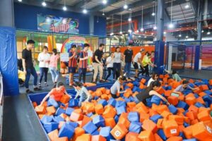 Read more about the article Team Building Là Gì? Lợi Ích & Các Hình Thức Tổ Chức Phổ Biến Năm 2025 Tại Vĩnh Phúc