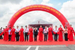 Read more about the article So sánh tổ chức sự kiện nội bộ và sự kiện ngoài trời: Lựa chọn nào hiệu quả hơn tại Bắc Ninh 99?
