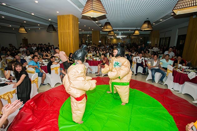 You are currently viewing Team Building Là Gì? Lợi Ích & Các Hình Thức Tổ Chức Phổ Biến Năm 2025 Tại Hưng Yên