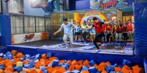 Read more about the article Team Building là gì? Lợi ích & Các Hình Thức Tổ Chức Phổ Biến Năm 2025 tại QUẢNG NINH