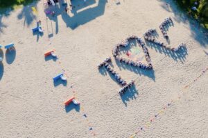 Read more about the article Tổ chức team building kết hợp du lịch tại Quảng Bình: Xu hướng mới năm 2025